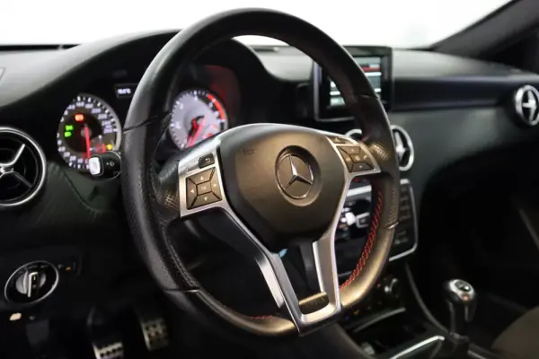 Mercedes-Benz A 200 CDI BE AMG Line 22