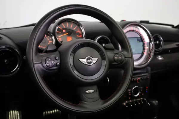 MINI Cabrio John Cooper Works Auto 25