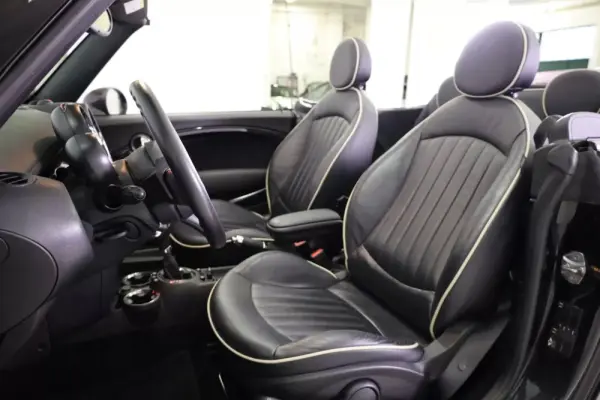 MINI Cabrio John Cooper Works Auto 29