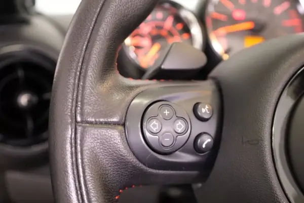 MINI Cabrio John Cooper Works Auto 47