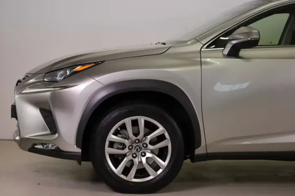 Lexus NX 300h Executive Plus 13