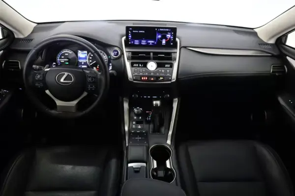 Lexus NX 300h Executive Plus 26