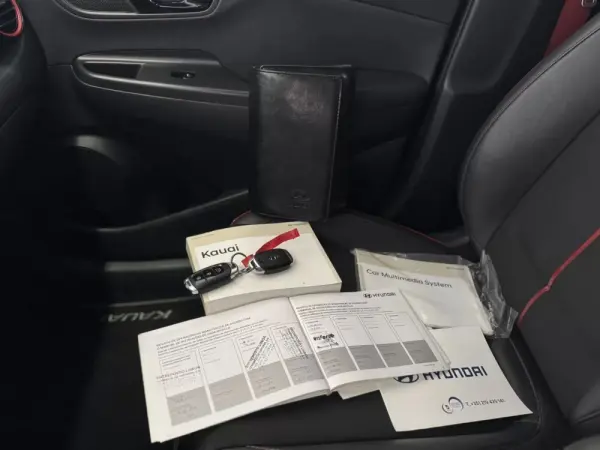 Hyundai Kauai 1.0 T-GDi Premium Pele/Tec.Vermelho 37