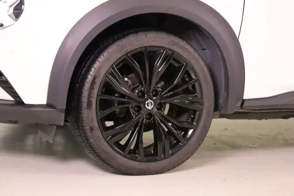 Nissan Juke 1.0 DIG-T Enigma DCT 11