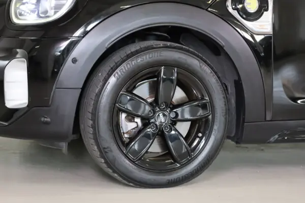 MINI Countryman Cooper SE ALL4 Auto 13