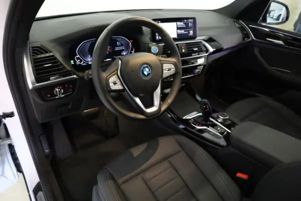 BMW iX3 Inspiring 22