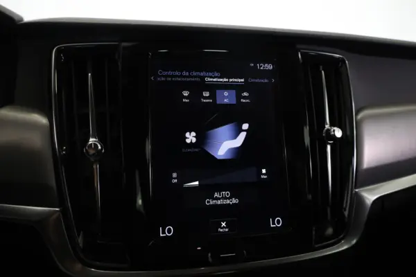 Volvo V90 2.0 D4 Momentum Plus Geartronic 29