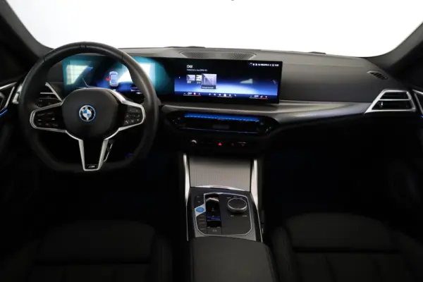BMW i4 eDrive40 Edição Desportiva M 26