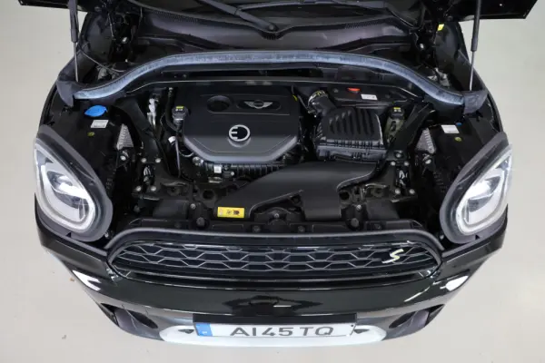 MINI Countryman Cooper SE ALL4 Auto 9