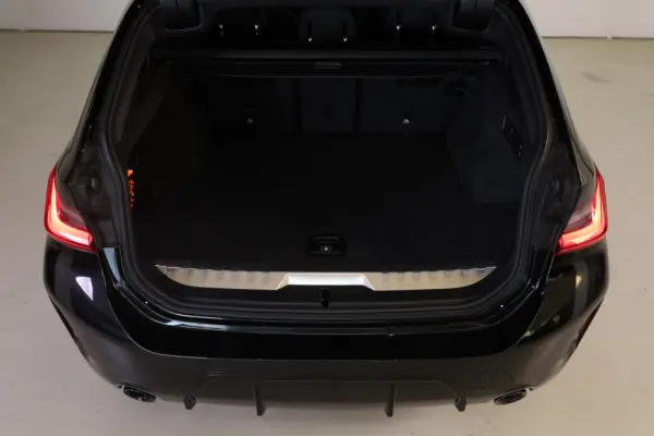 BMW 330 e Pack Desportivo M Auto 23