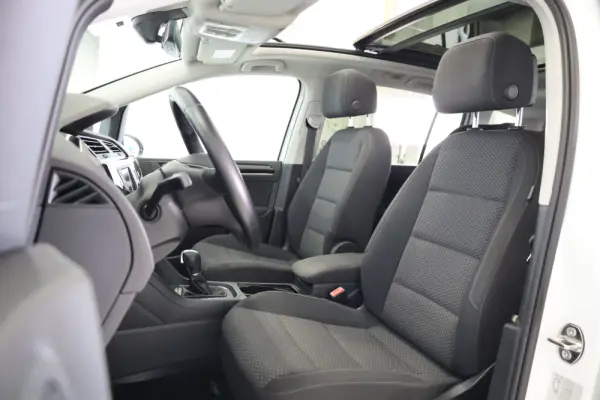 Volkswagen Touran 1.6 TDI R-Line DSG 26