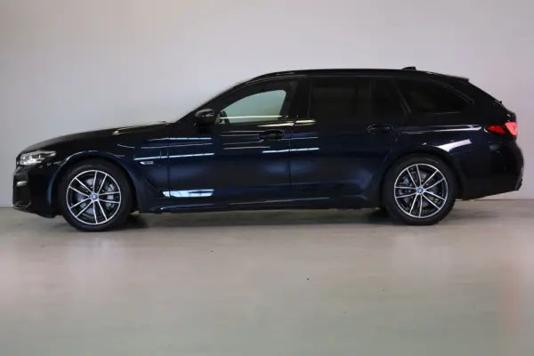 BMW 530 e Pack Desportivo M 3