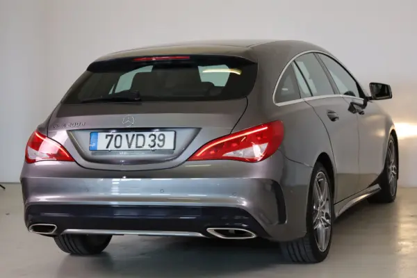 Mercedes-Benz CLA 200 d Shooting Brake AMG Line Aut. 20