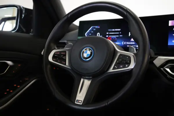 BMW 330 e Pack Desportivo M Auto 6