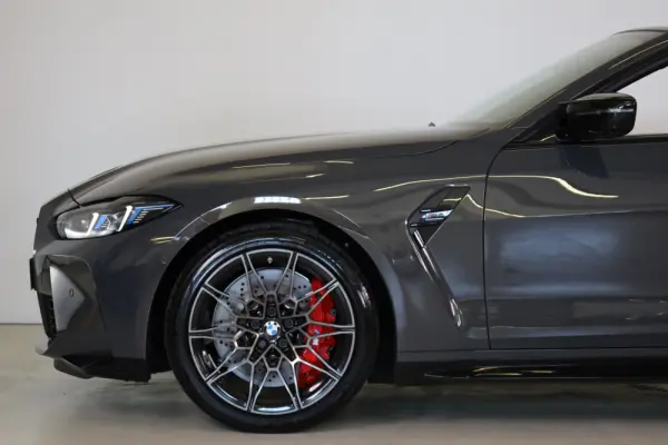 BMW M4 Competition xDrive 12