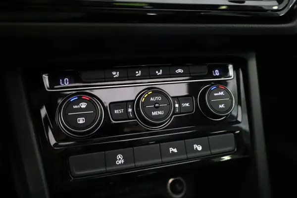 Volkswagen Touran 1.6 TDI R-Line DSG 34