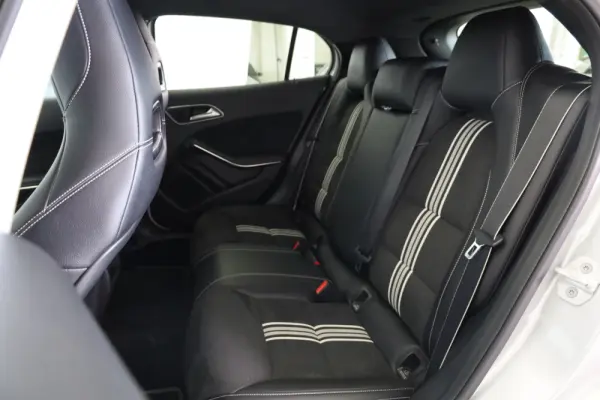 Mercedes-Benz GLA 180 Edition 1 21