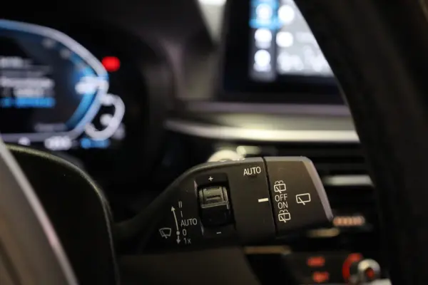 BMW 530 e Pack Desportivo M 48