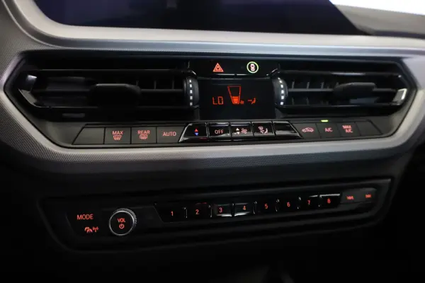 BMW 116 d Advantage Auto 23