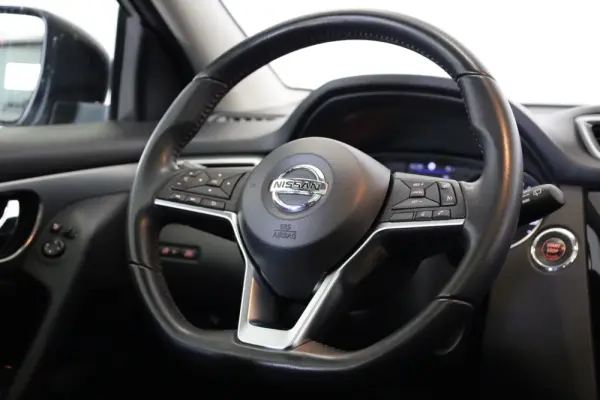 Nissan Qashqai 1.3 DIG-T N-Connecta LED+TT+SKY 24