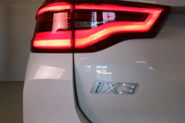 BMW iX3 Inspiring 17