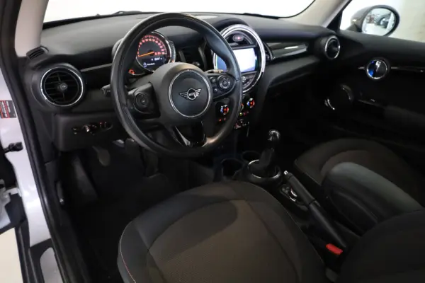 MINI 3 Portas Cooper D 17