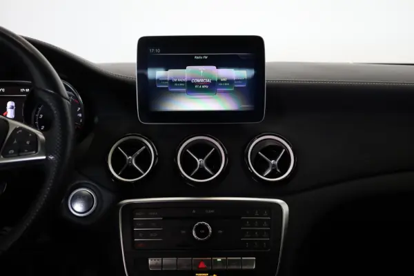 Mercedes-Benz GLA 180 Edition 1 33