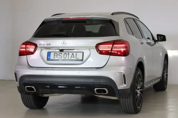 Mercedes-Benz GLA 180 Edition 1 10