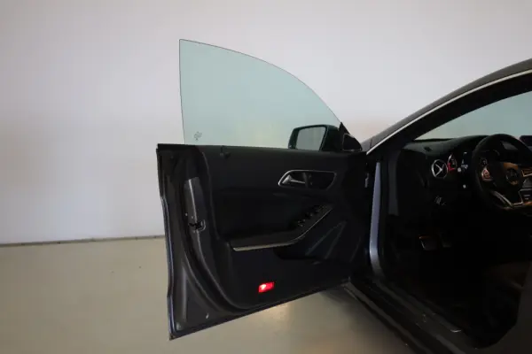 Mercedes-Benz CLA 200 d Shooting Brake AMG Line Aut. 15