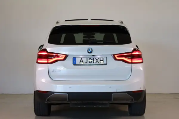 BMW iX3 Inspiring 16