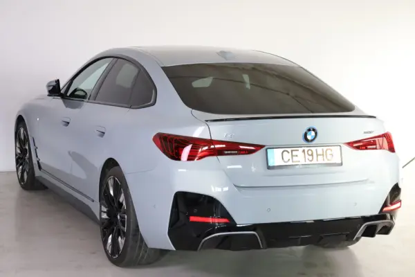 BMW i4 eDrive40 Edição Desportiva M 16
