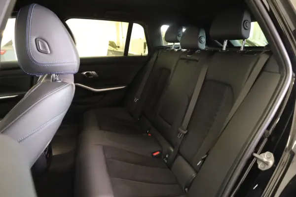BMW 330 e Pack Desportivo M Auto 31
