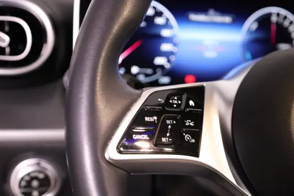 Mercedes-Benz C 300 e T 9G-TRONIC Avantgarde 36