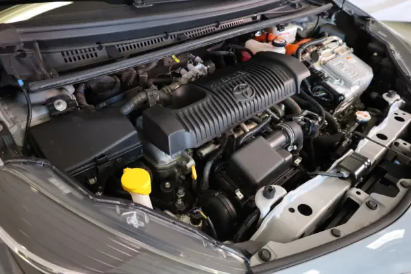 Toyota Yaris 1.5 HSD GR Sport 8
