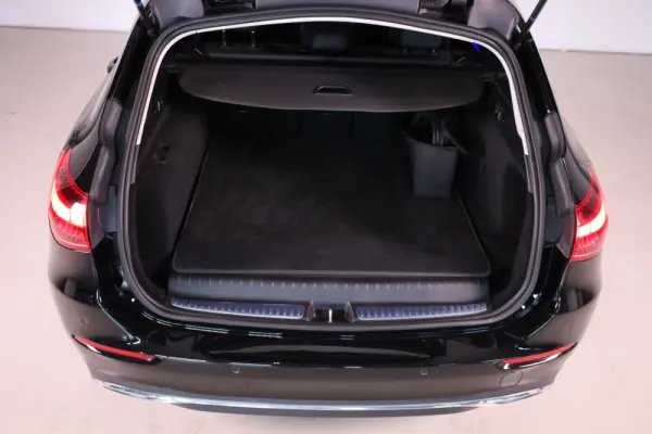 Mercedes-Benz C 300 e T 9G-TRONIC Avantgarde 21