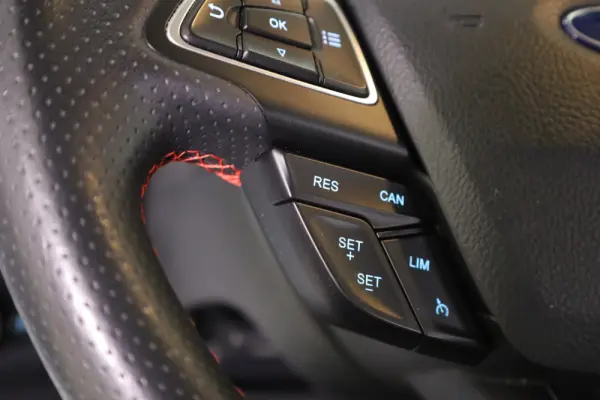 Ford EcoSport 1.0 EcoBoost ST-Line Plus 38