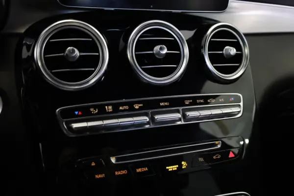 Mercedes-Benz GLC 250 d AMG Line 4-Matic 33