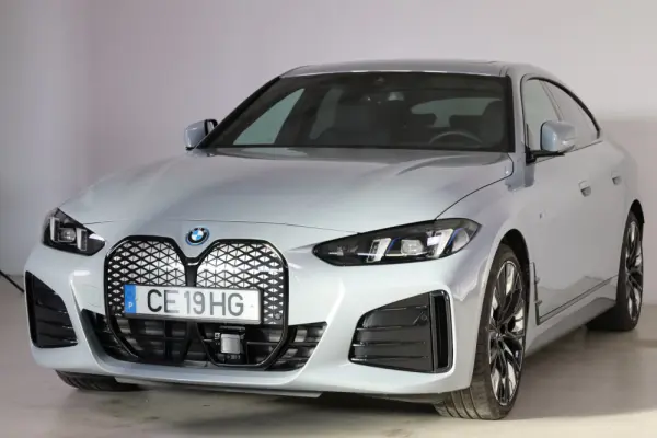BMW i4 eDrive40 Edição Desportiva M 11
