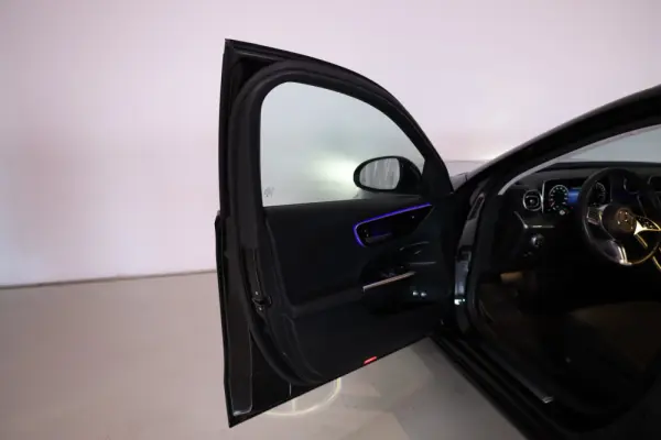 Mercedes-Benz C 300 e T 9G-TRONIC Avantgarde 15