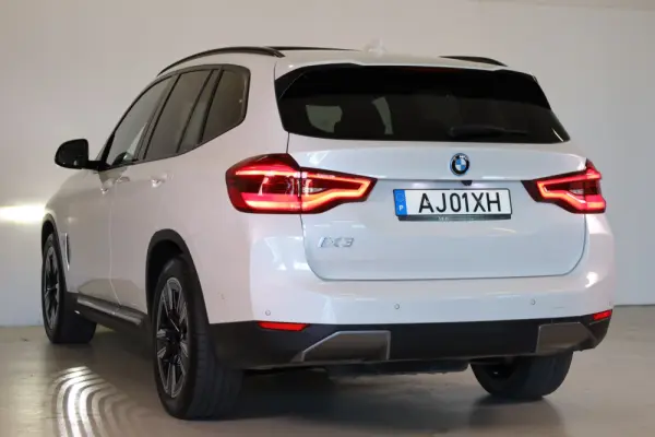 BMW iX3 Inspiring 14