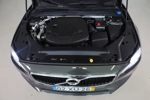 Volvo V90 2.0 D4 Momentum Plus Geartronic 9