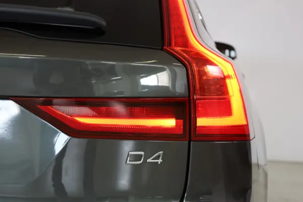 Volvo V90 2.0 D4 Momentum Plus Geartronic 20