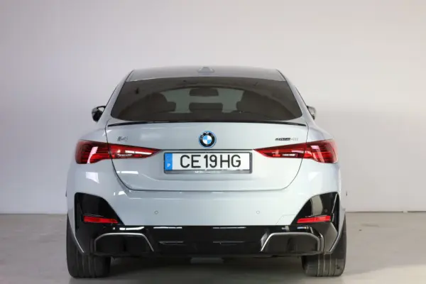 BMW i4 eDrive40 Edição Desportiva M 18