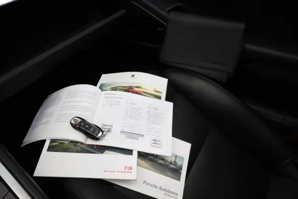 Porsche 718 Boxster 2.5 S 36