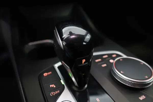 BMW 116 d Advantage Auto 27