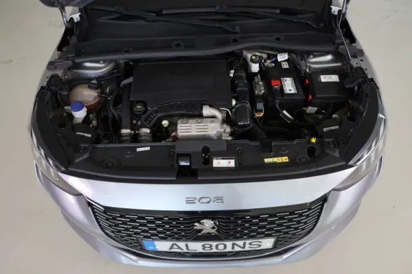 Peugeot 208 1.2 PureTech GT 9