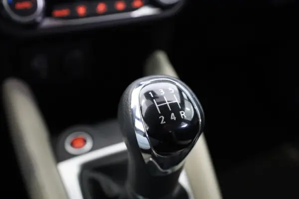 Nissan Micra 1.0 IG-T N-Connecta 33