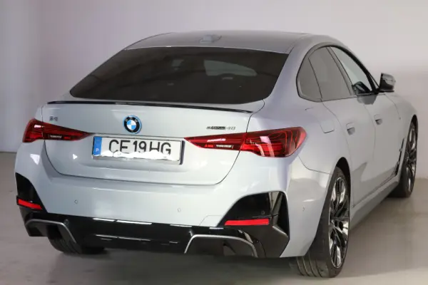 BMW i4 eDrive40 Edição Desportiva M 23