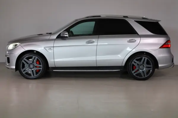 Mercedes-Benz ML 63 AMG 4Matic SpeedshiftFT 7G-TRONIC Performance Package 3