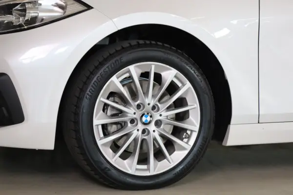 BMW 116 d Advantage Auto 12